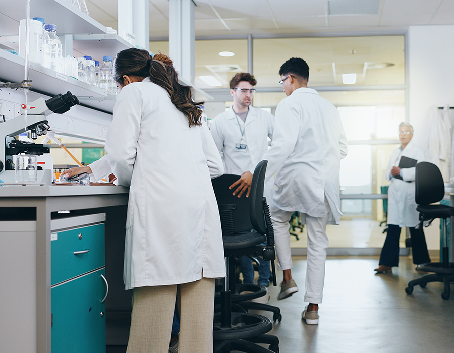Mga Unibersidad at Research Institute